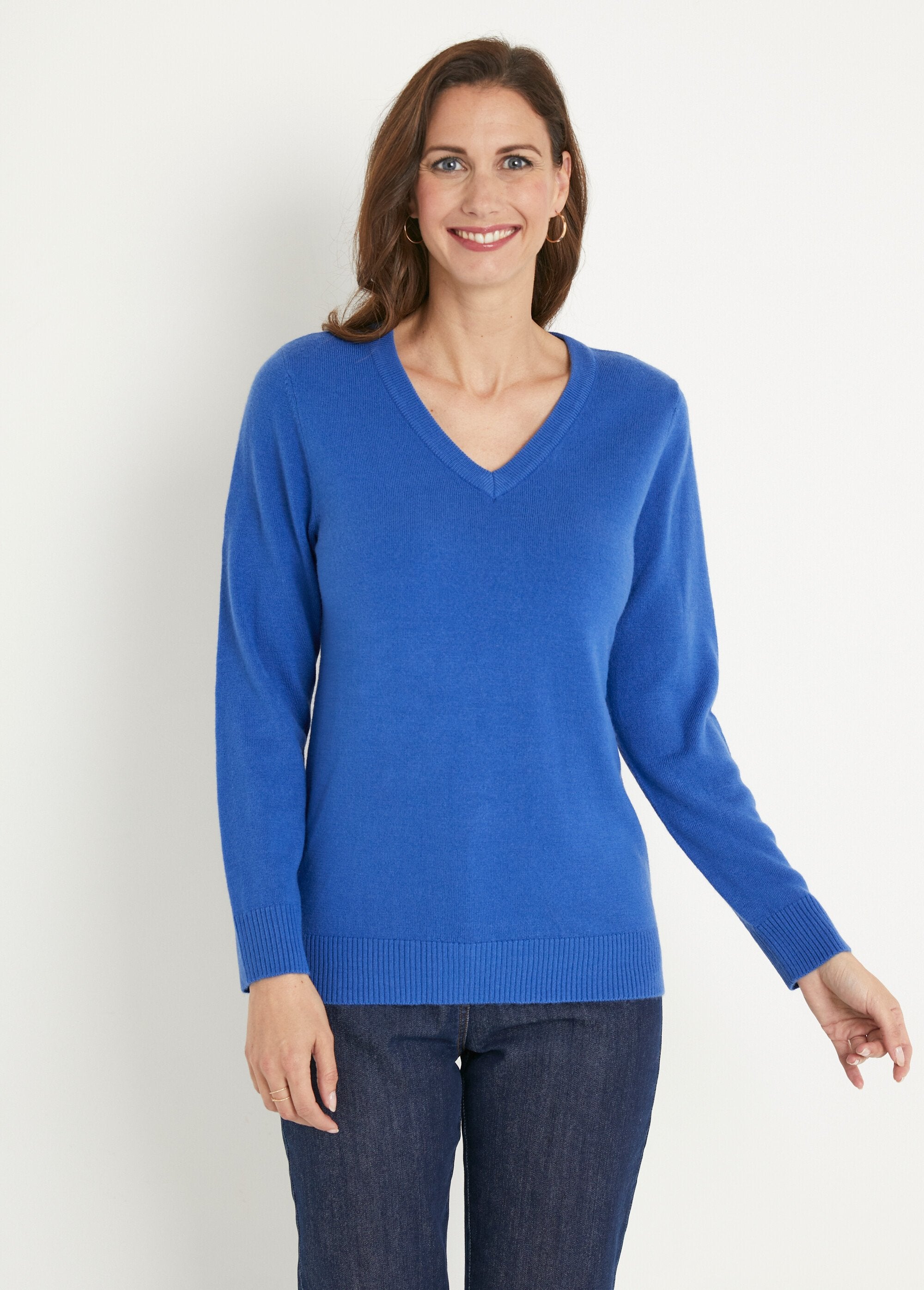 Soft_long-sleeved_V-neck_sweater_Blue_FA1_slim