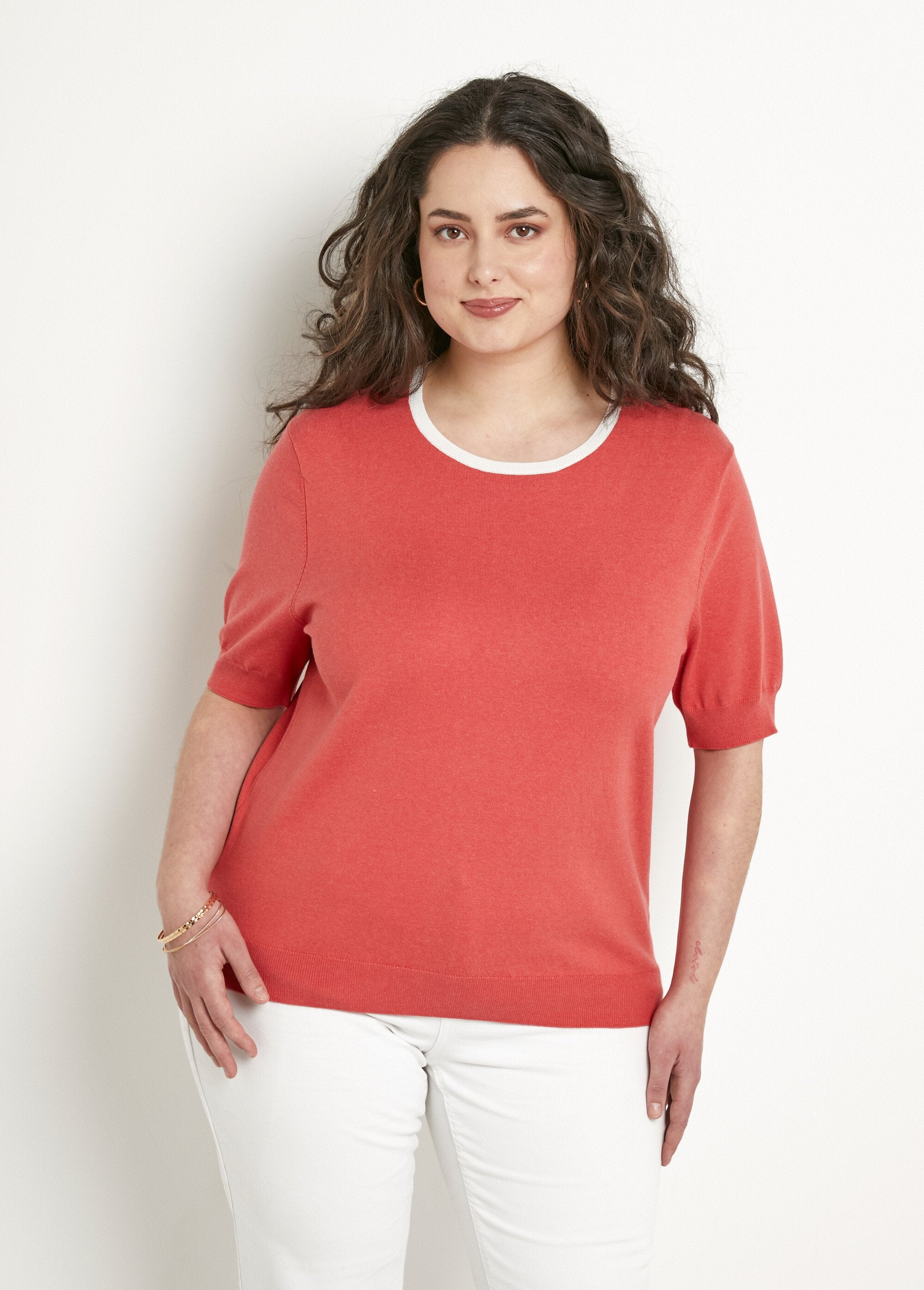 Soft_short_sleeve_round_neck_sweater_Poppy_FA1_curvy