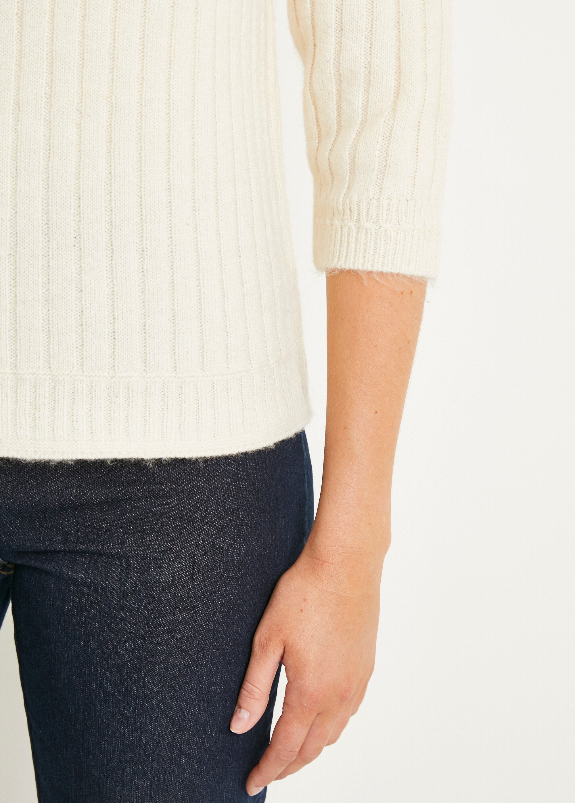 Straight_rib-knit_sweater_with_stand-up_collar_Ecru_DE3_slim