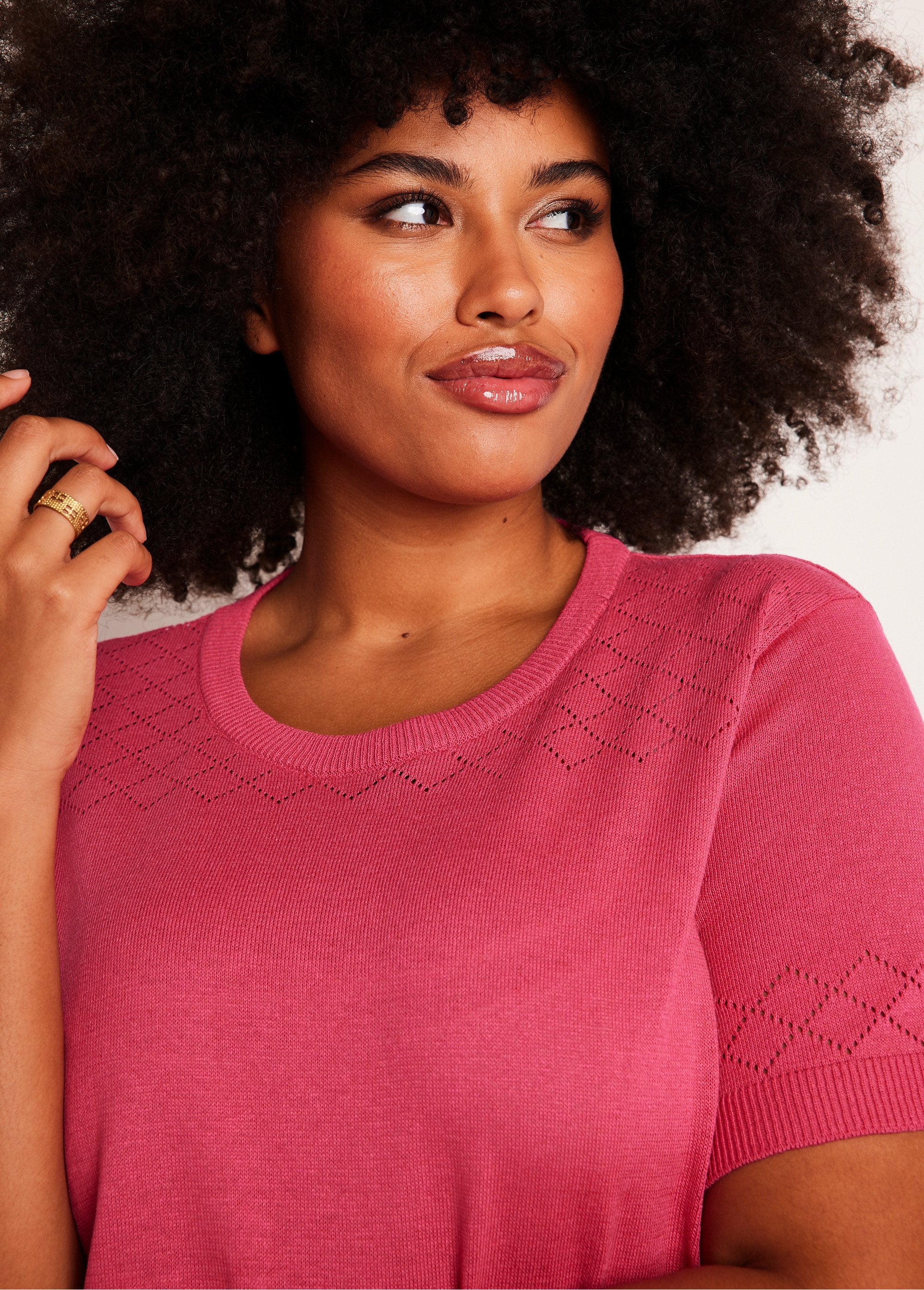 Thin_short-sleeved_openwork_sweater_Pink_DE1_curvy