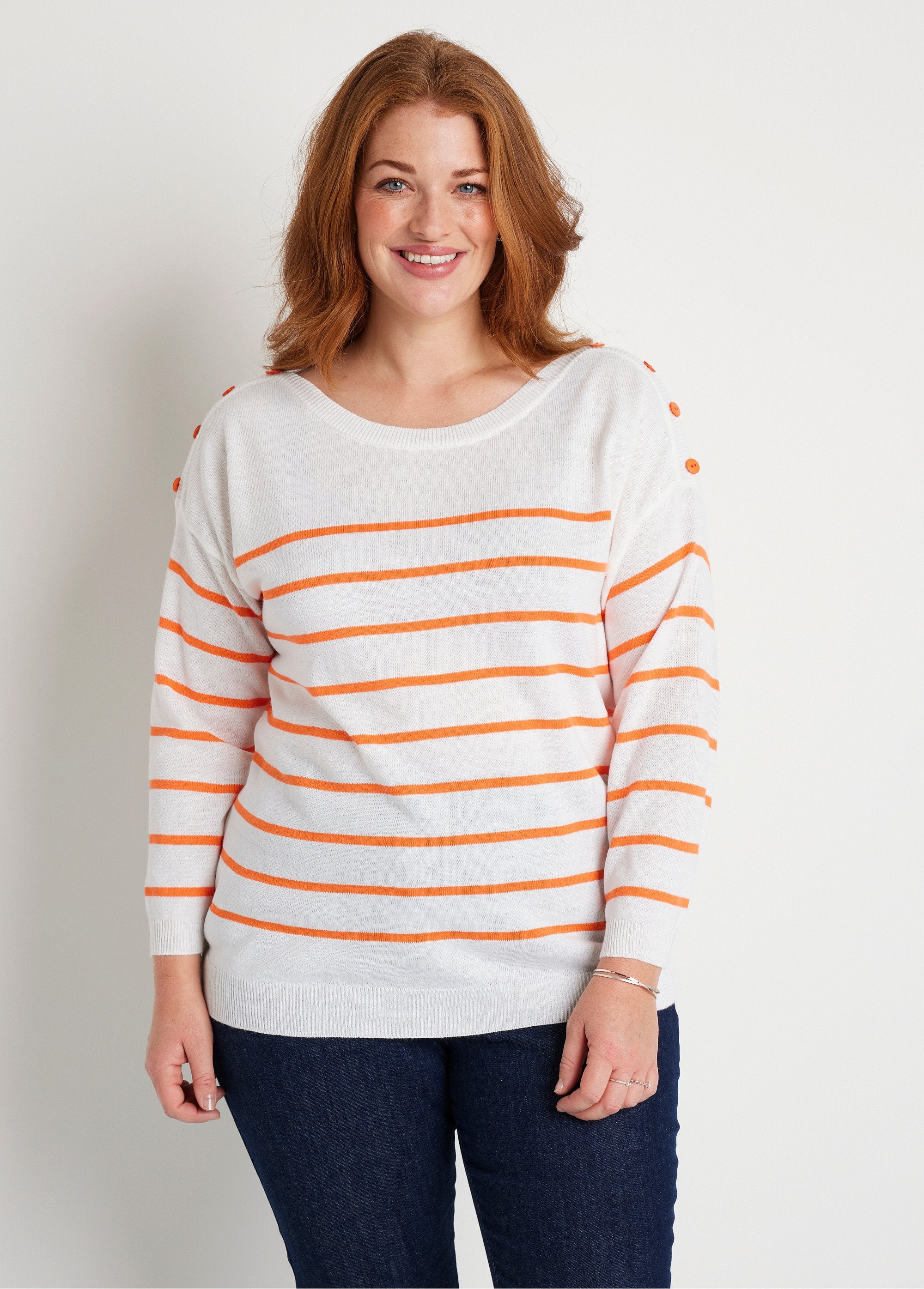 Thin_striped_sweater_White_and_orange_FA1_curvy