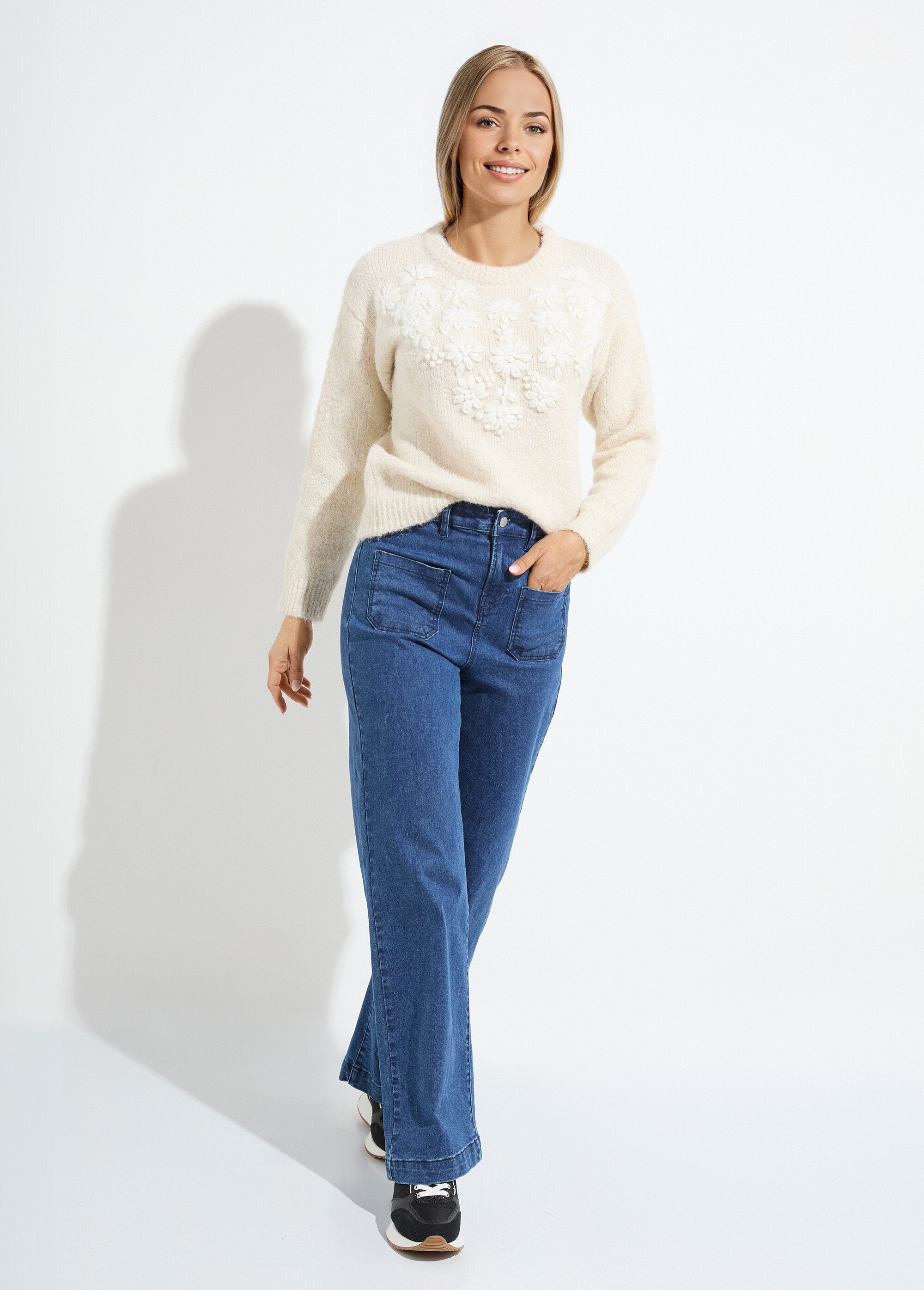 Pull_moelleux_col_rond_fleurs_brodées_Beige_SF1_slim