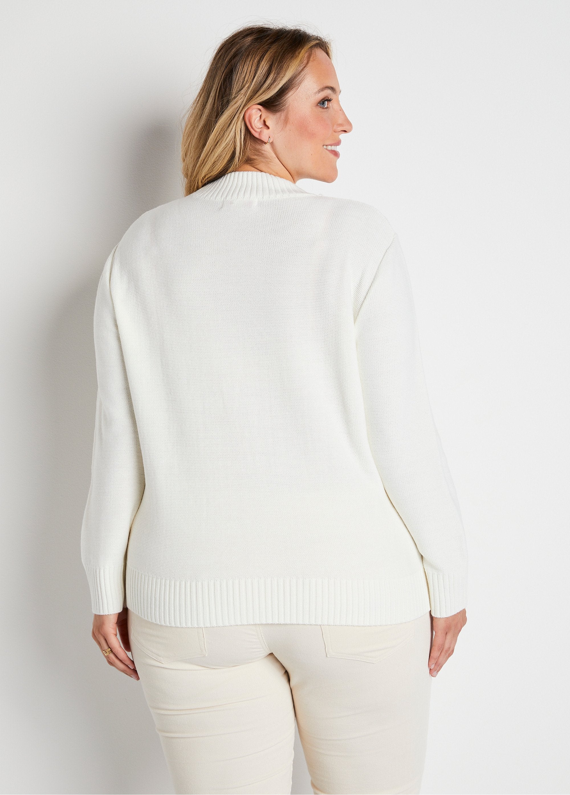 Plain_jersey_sweater_with_high_collar_Ecru_DO1_curvy