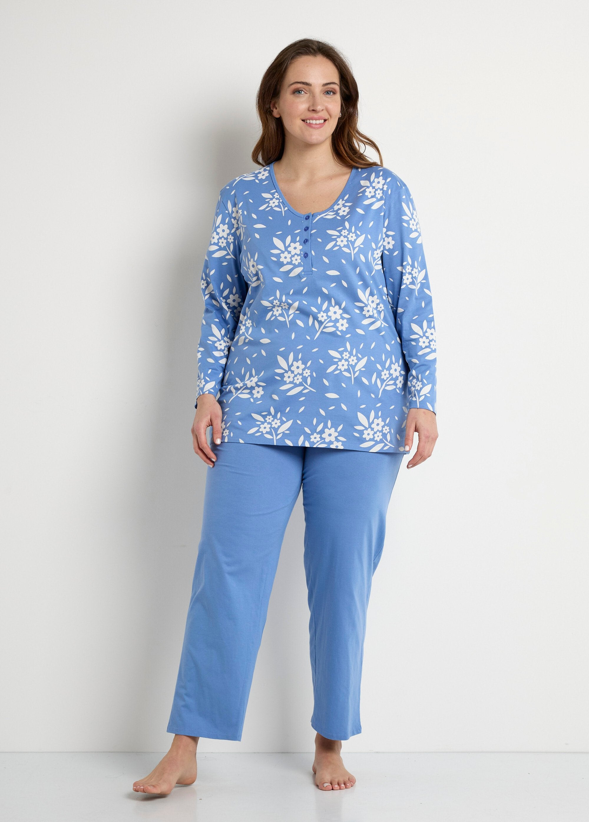 Buttoned_V-neck_cotton_long-sleeved_pajamas_Blue_SF1_curvy