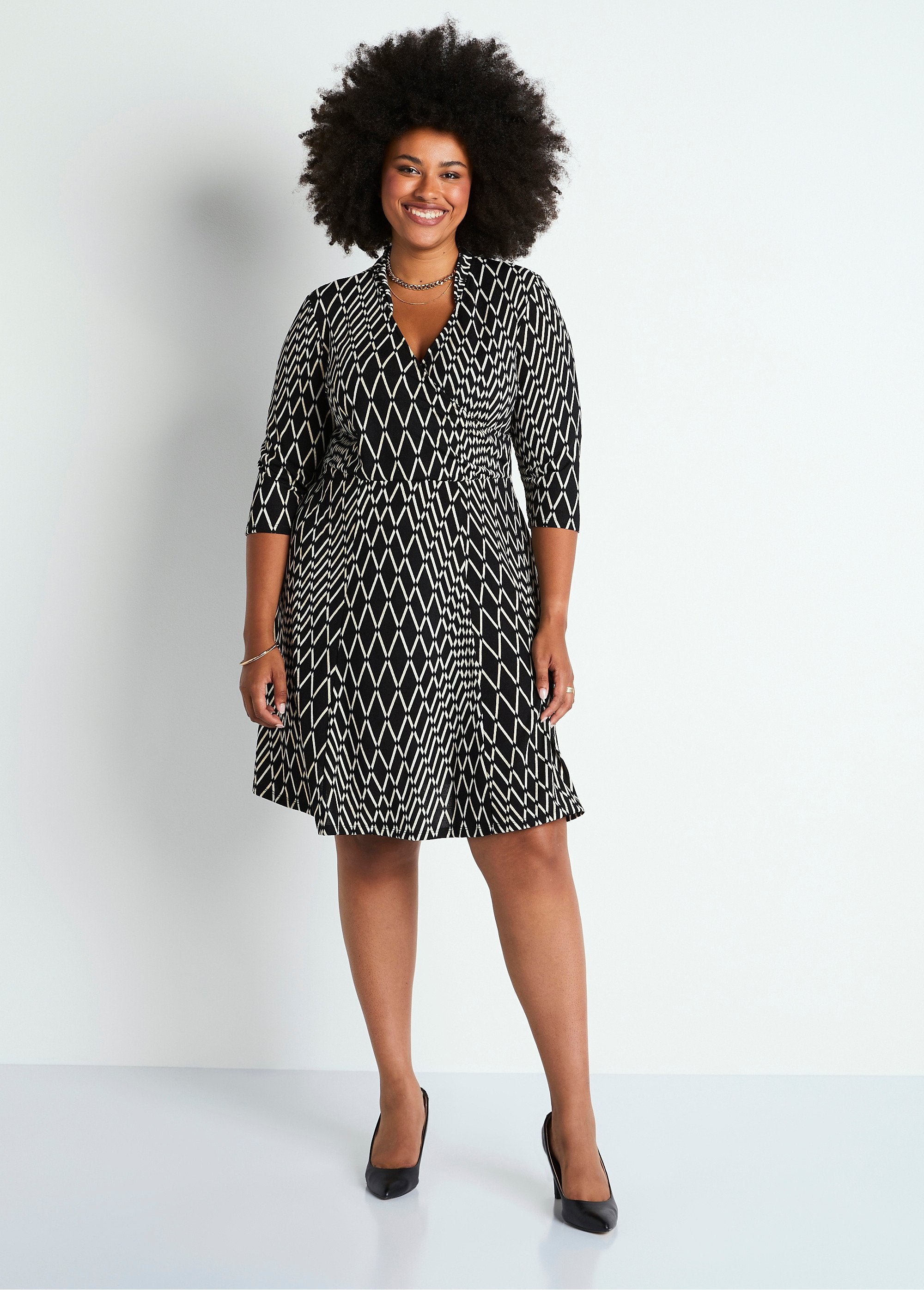 Short_wrap_dress_with_3/4_sleeves_Black_White_FA1_curvy