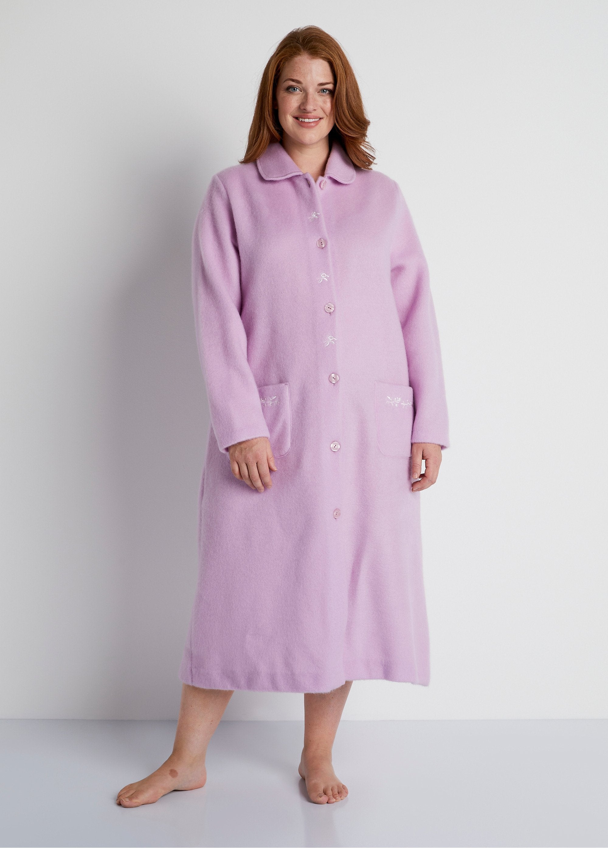 Courtelle_embroidered_dressing_gown_bathrobe_Lilac_FA1_curvy