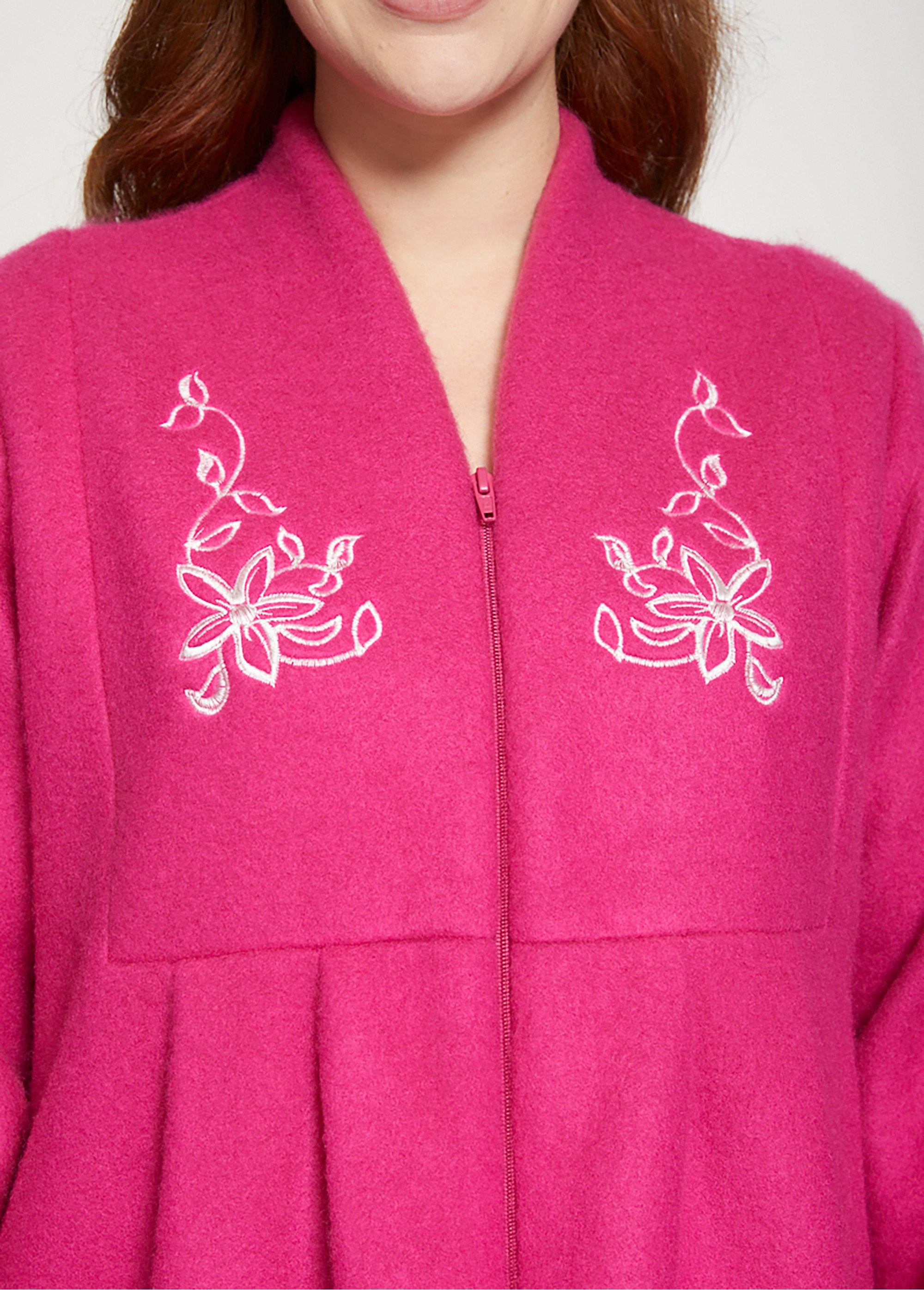 Zipped_and_embroidered_dressing_gown_Fuschia_DE1_curvy