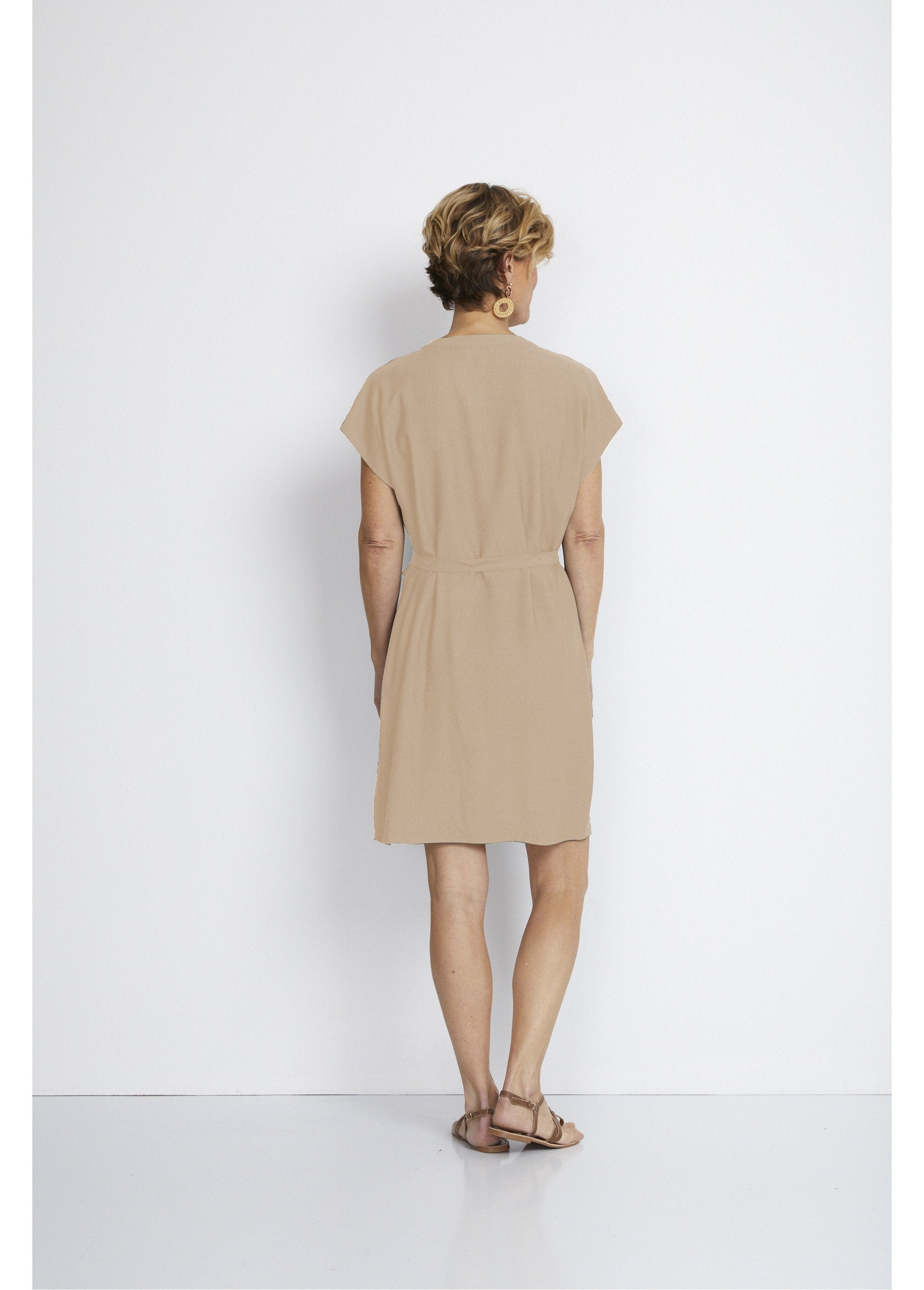 Short_cover-up_dress_with_kimono_sleeves_Beige_DO1_slim