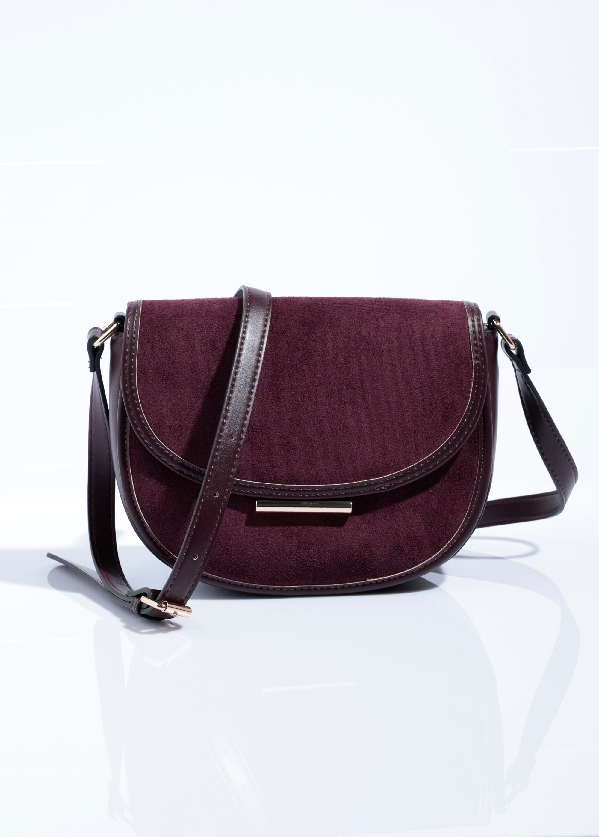 Chic_half-moon_suede_handbag_Bordeaux_FA1_slim