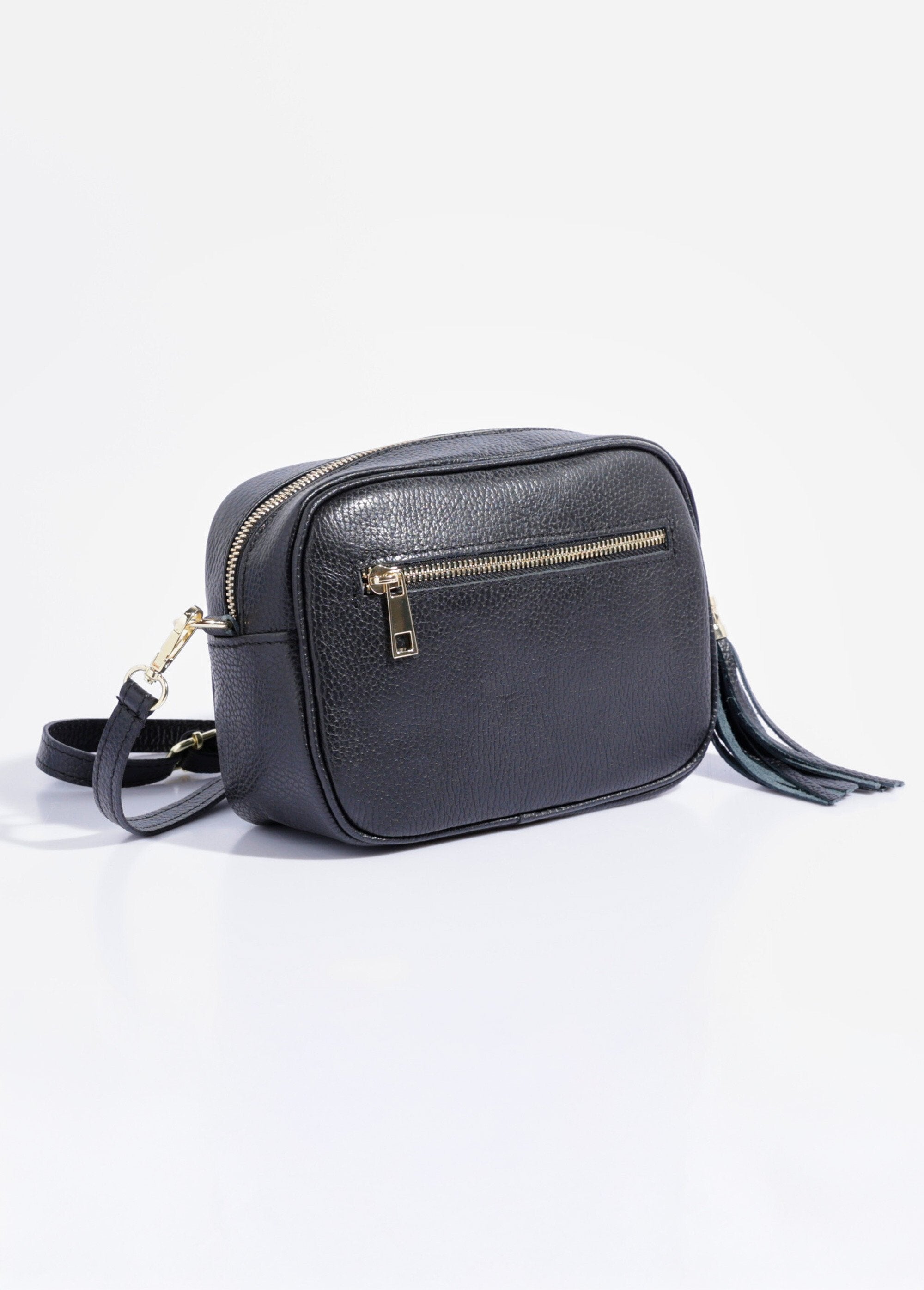 Leather_zipped_bag,_removable_shoulder_strap_Black_FA1_slim