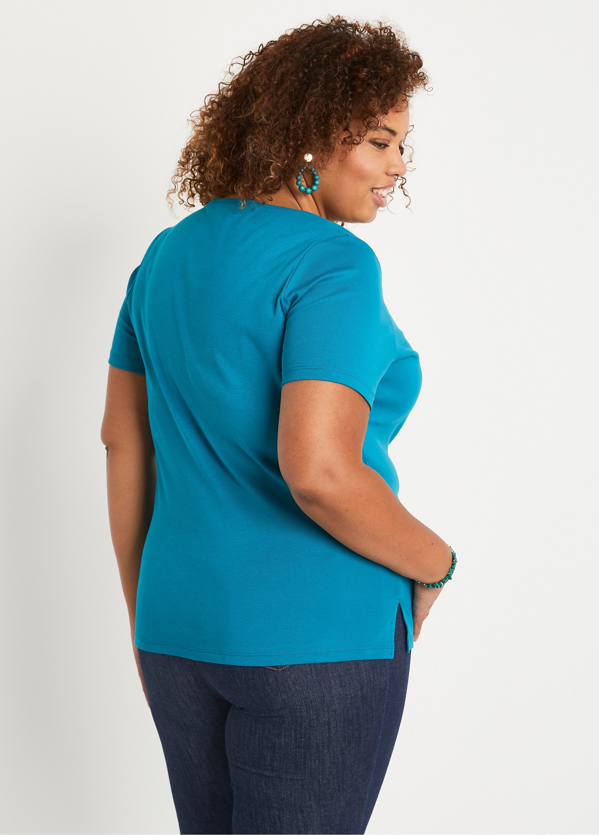 Long_straight_short-sleeved_t-shirt_Aqua_DO1_curvy