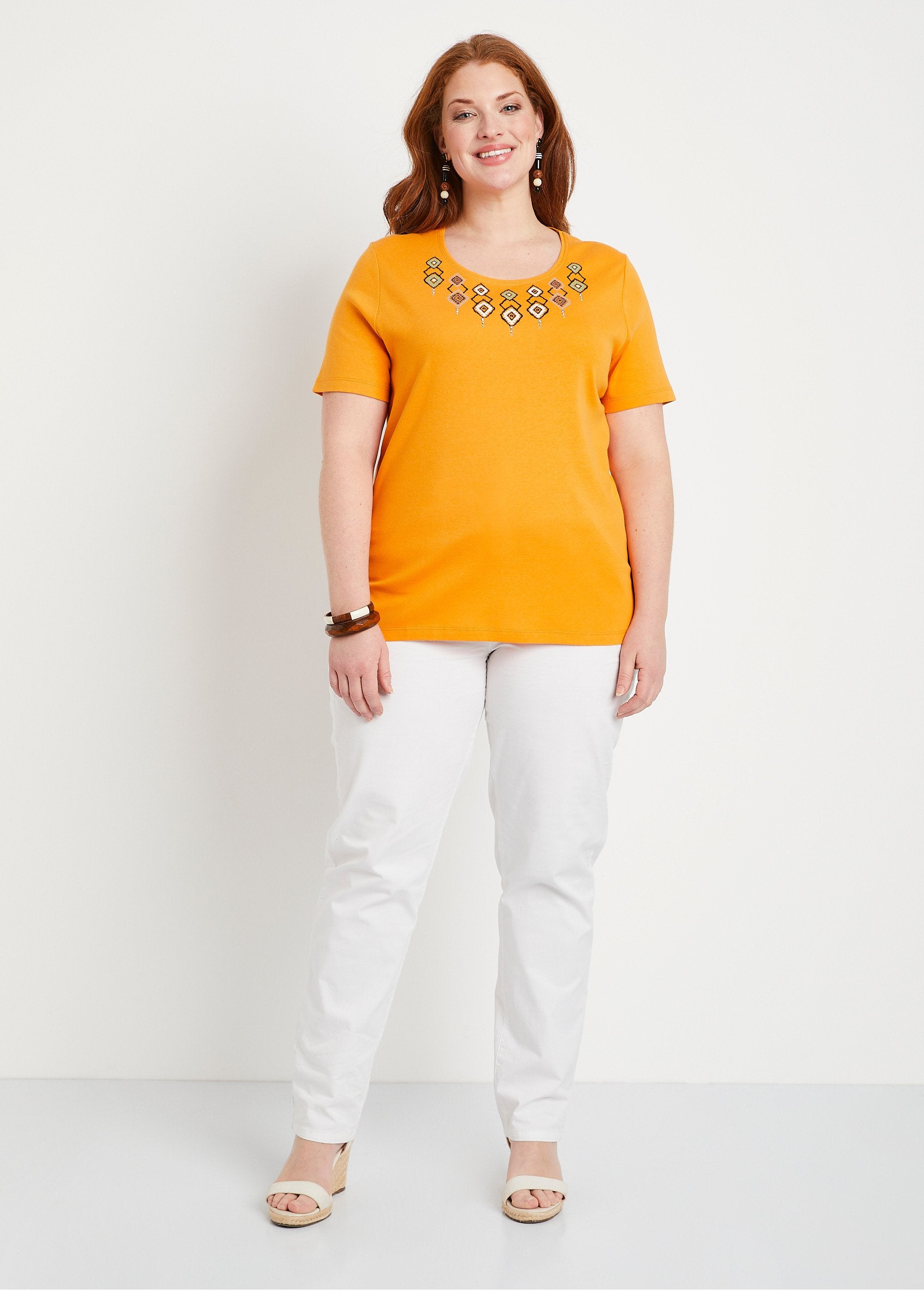 Long_short-sleeved_t-shirt_Ocher_SF1_curvy