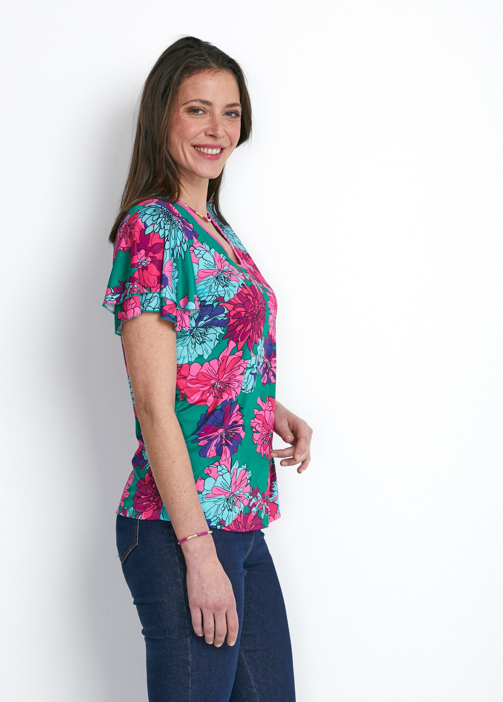 Short-sleeved_ruffled_t-shirt_Green_and_fuchsia_DR1_slim