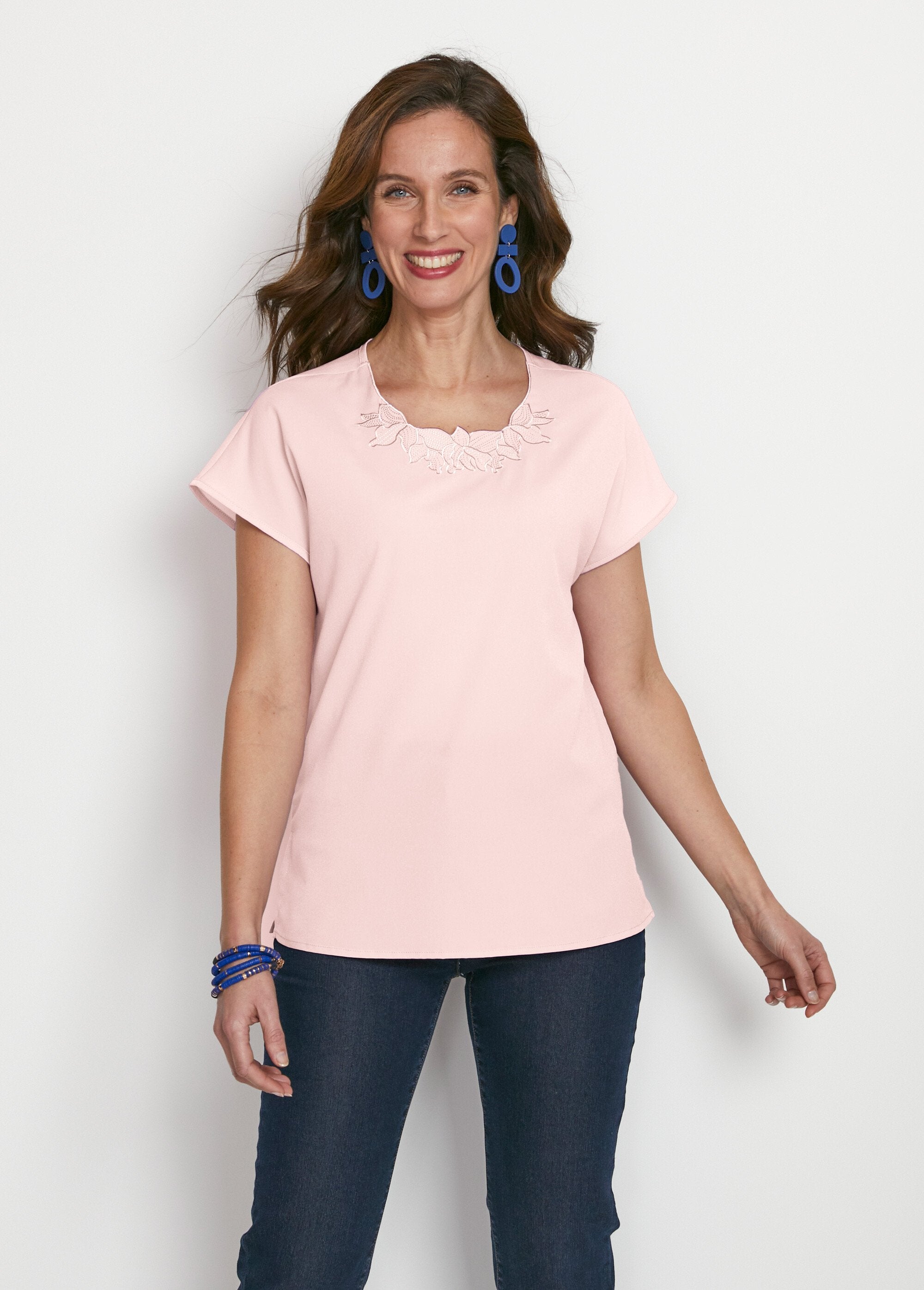 Long-sleeved_top_with_round-neck_embroidery_Rose_the_FA1_slim