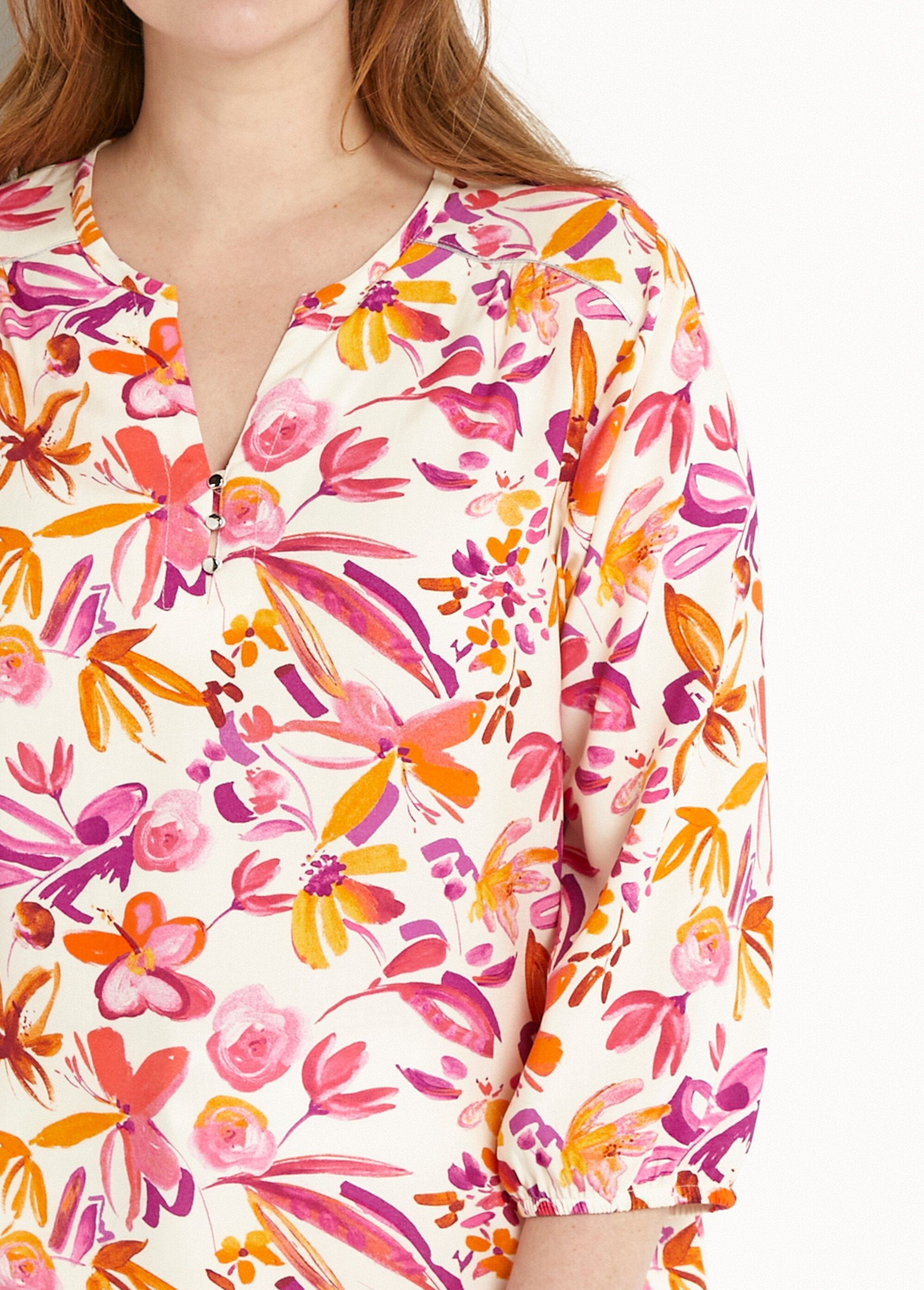 Long_loose_floral_tunic_with_3/4_sleeves_Orange_and_pink_DE1_curvy