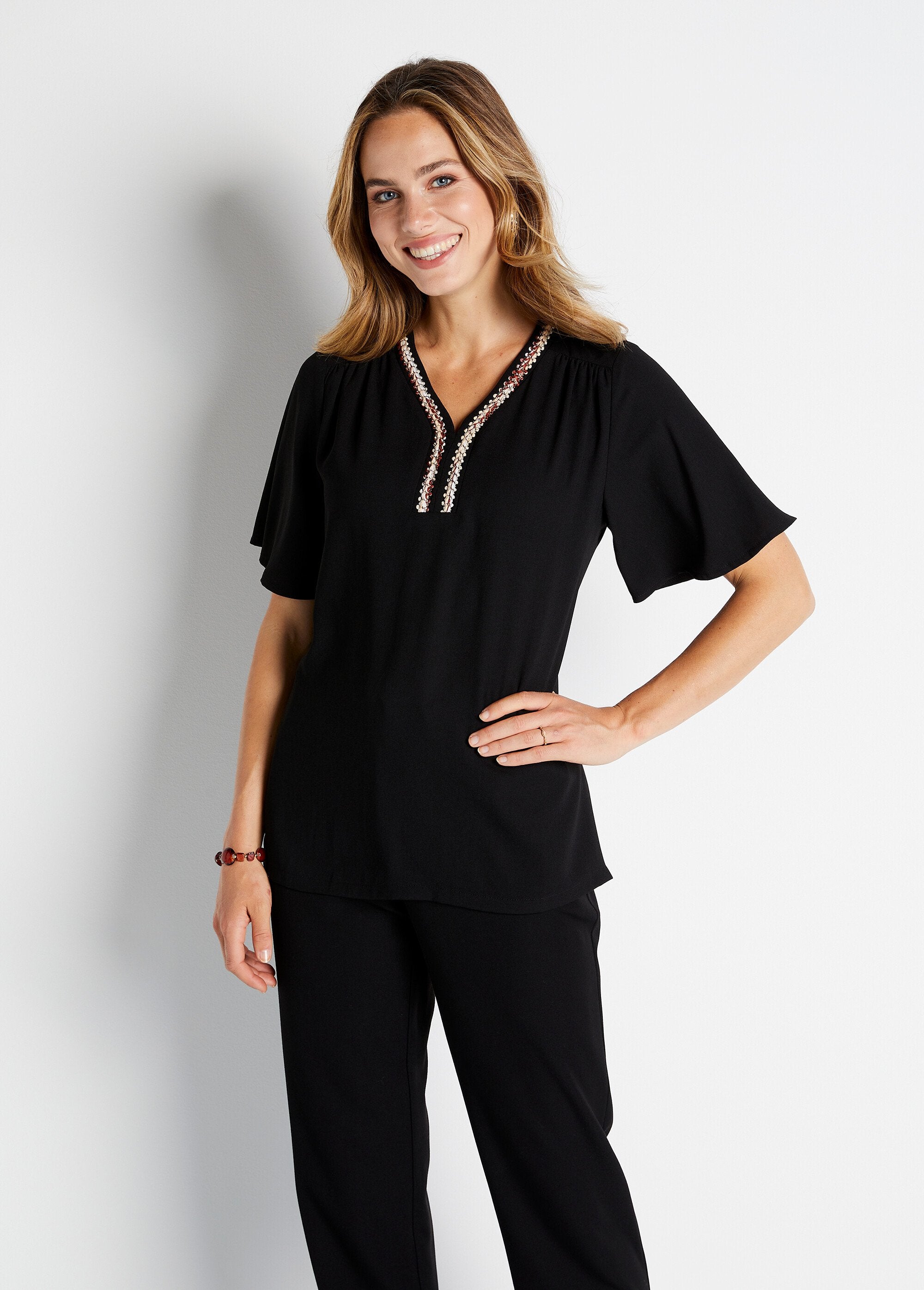 Loose_mid-length_tunic_with_butterfly_sleeves_Black_FA1_slim