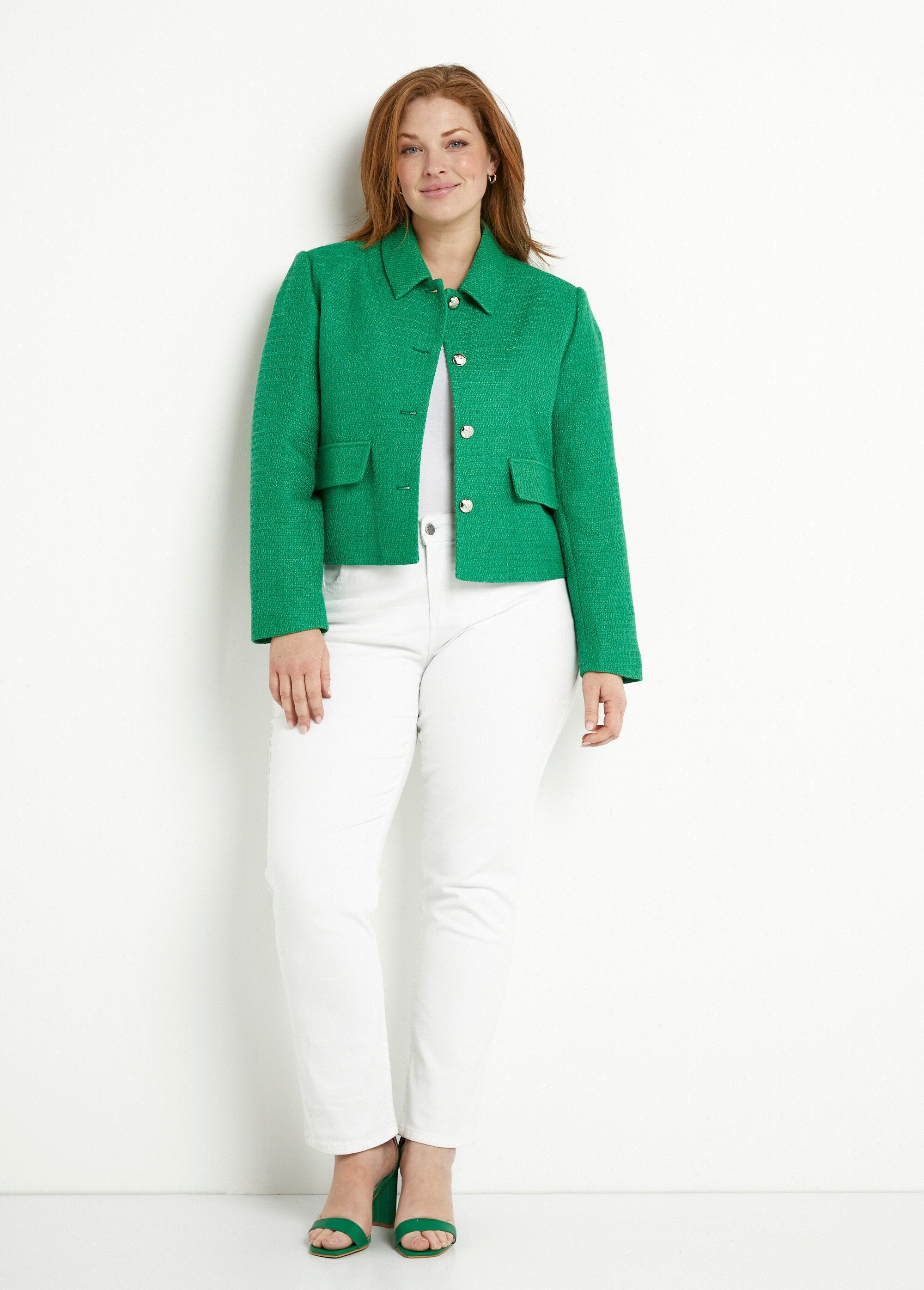 Short,_straight,_buttoned_jacket_in_plain_woven_fabric_Green_SF1_curvy